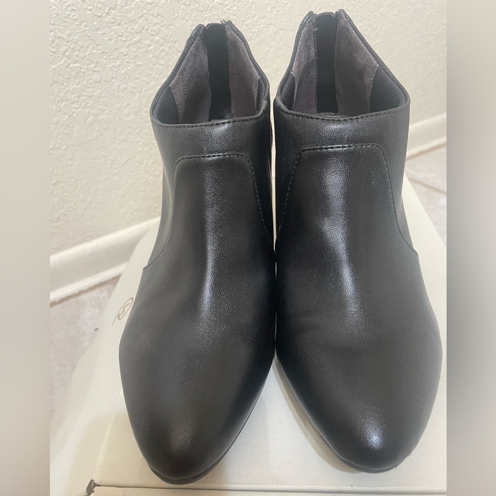 Women’s  Black faux Leather Ankle Boots by Lifestride